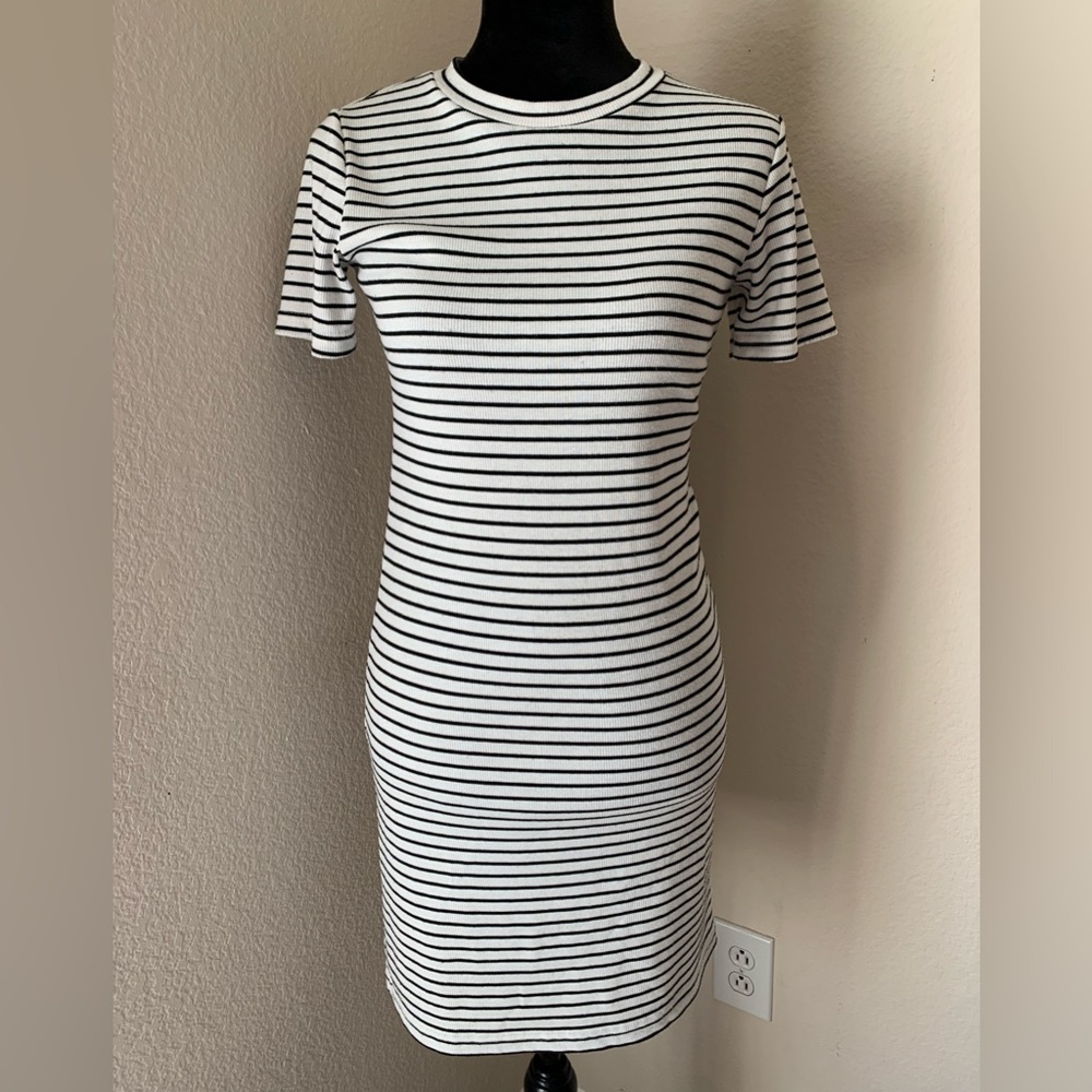 Forever 21 Black And White Stripe Dress